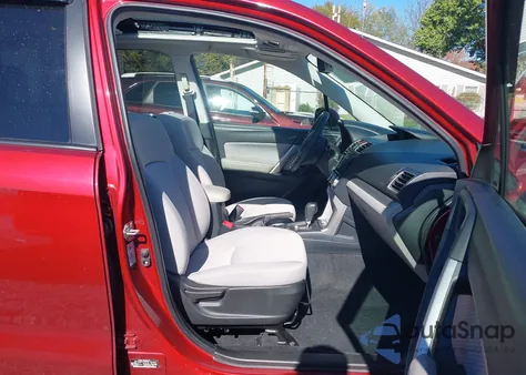 2018 Subaru Forester 2.5I Premium из США, поврежденный, VIN JF2SJAEC9JH608084